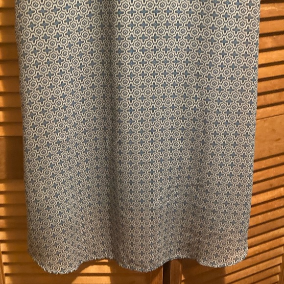 H&M Blue, Gold & Black Graphic Design Chiffon Sleeveless High Low Top - Picture 4 of 12